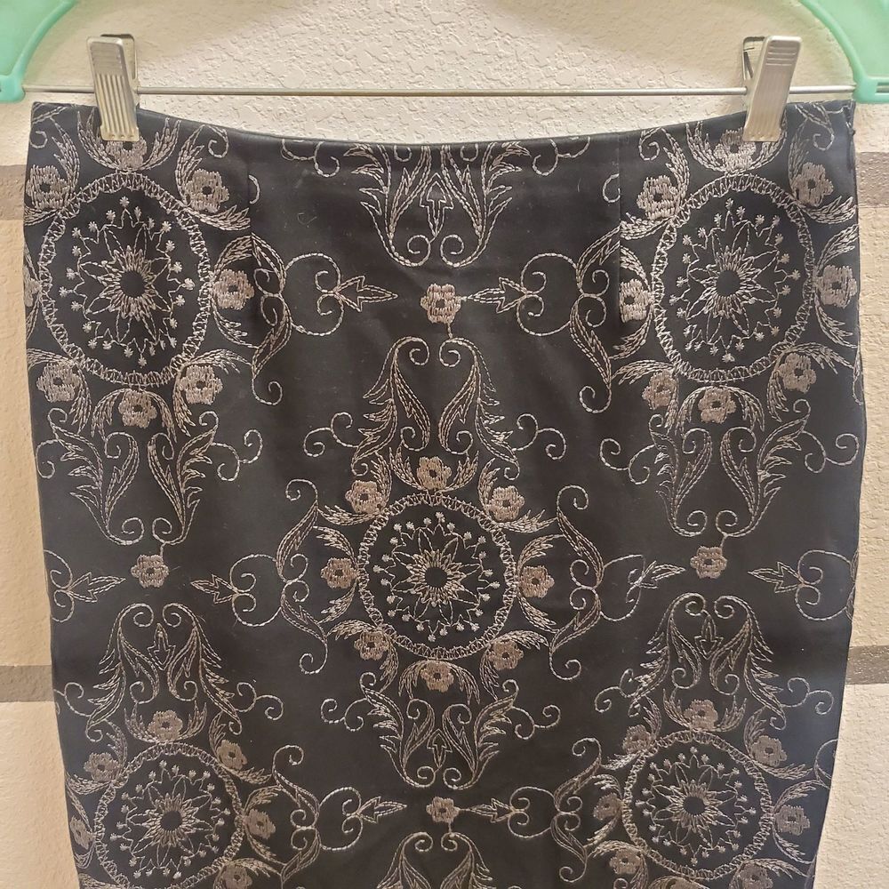 Doncaster Embroidered Pencil Skirt Sz 4 - Picture 2 of 4